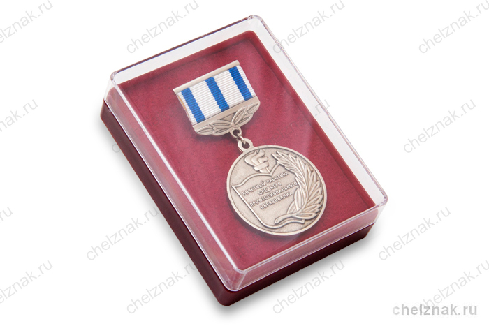 Футляр пластиковый под знак 58*78*22 мм