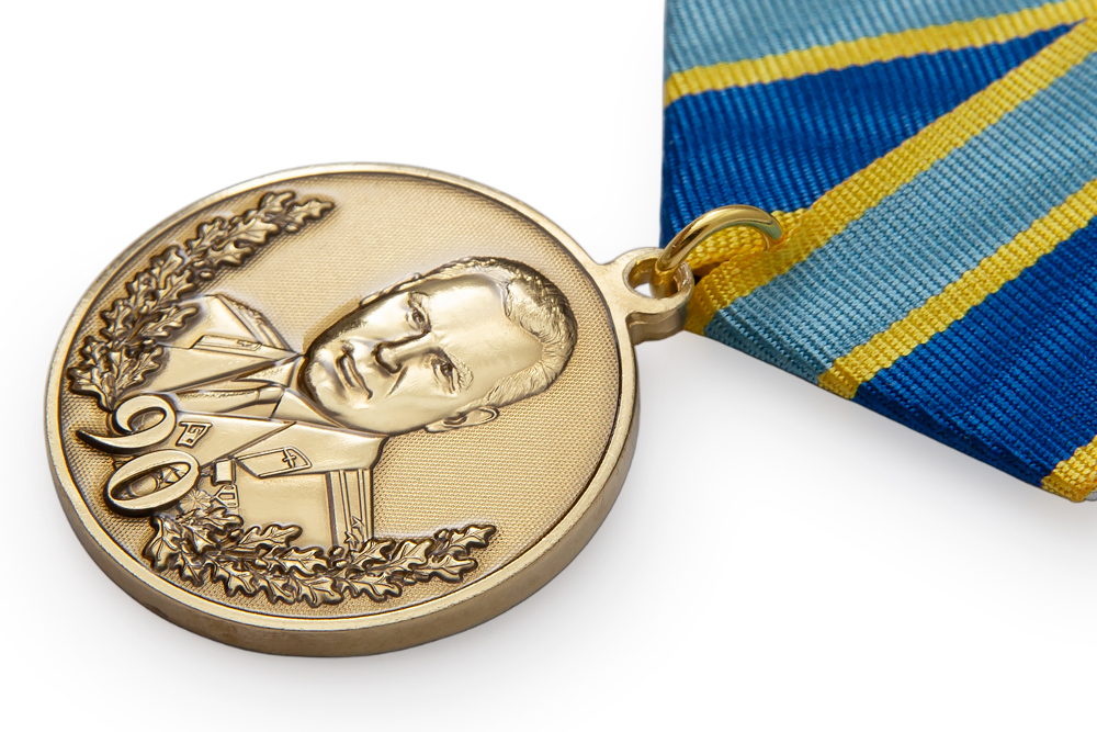 3D фото награды Медаль «В ознаменование 90-летия со дня рождения Г. С. Титова»