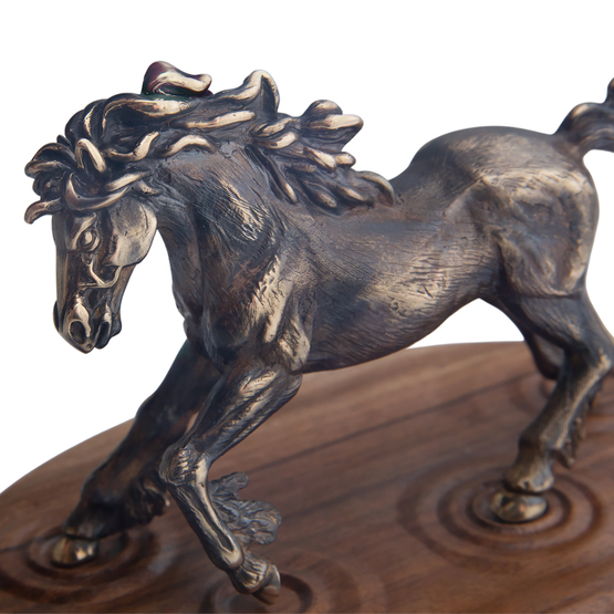 Статуэтка «Лошадь» (латунь, на подставке из ореха) LUX, дополнительное фото 1