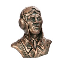 Скульптура «Бюст советского лётчика №7»