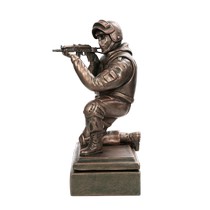 Купить бланк удостоверения Скульптура «Боец спецназа с АКСУ на колене на подставке»