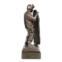 Купить бланк удостоверения Скульптура «Боец спецназа со щитом на подставке (в полный рост)»