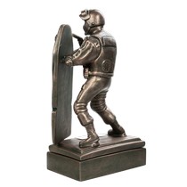 Удостоверение к награде Скульптура «Боец спецназа со щитом на подставке (в полный рост)»