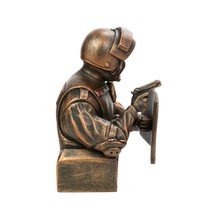 Купить бланк удостоверения Скульптура «Боец спецназа со щитом»