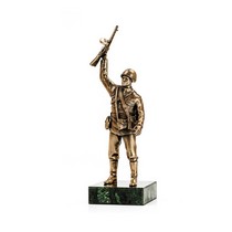 Статуэтка «Солдат ВОВ» на постаменте, масштабная модель