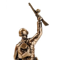 Статуэтка «Солдат ВОВ» на постаменте, масштабная модель
