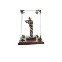 Статуэтка «Спецназовец на камне» в стеклянной коробке, масштабная модель