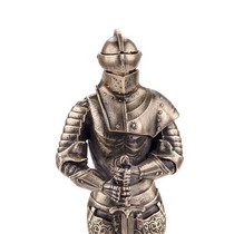Купить бланк удостоверения Статуэтка «Средневековый Рыцарь», масштабная модель