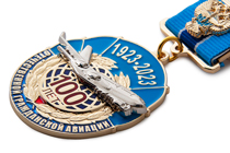 Знак на колодке «100 лет Отечественной гражданской авиации» с бланком удостоверения